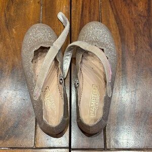 Trotters Kids Dress Shoes in Glittery Gold